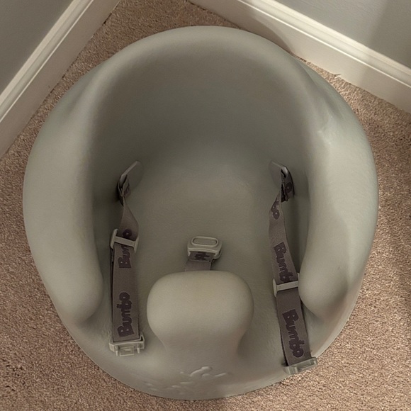 Bumbo Gray Baby Seat with White Tray - Picture 9 of 12